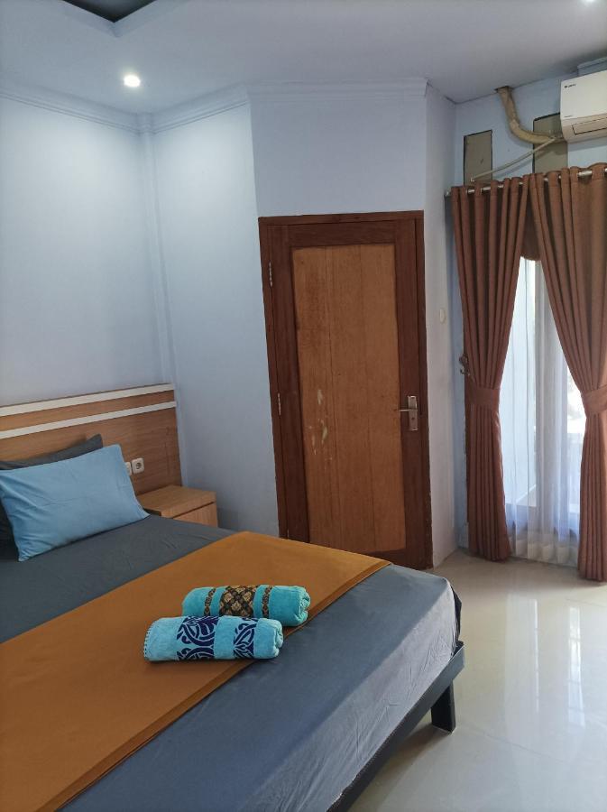Merendeng Hostel Kuta Kuta  Exterior foto