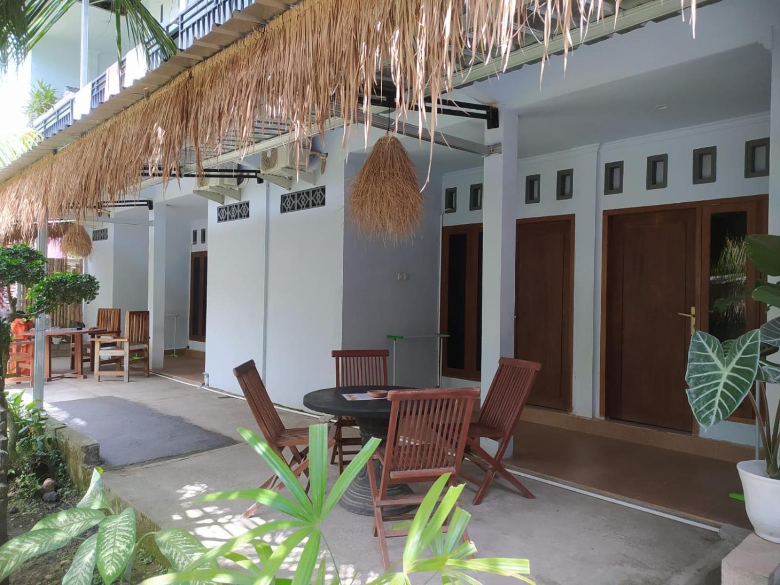 Merendeng Hostel Kuta Kuta  Exterior foto